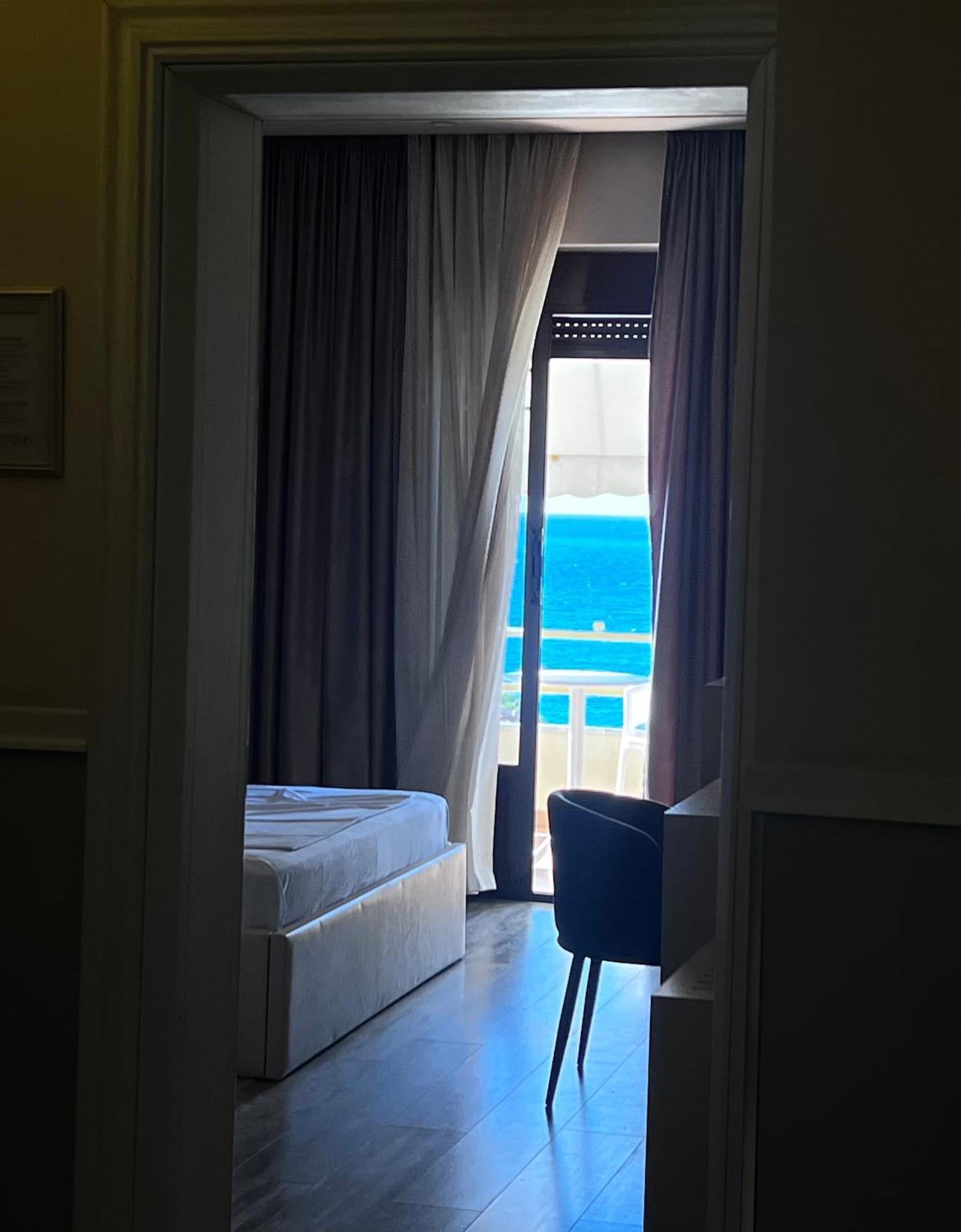 Hotel Lungomare Vlorë Exterior foto